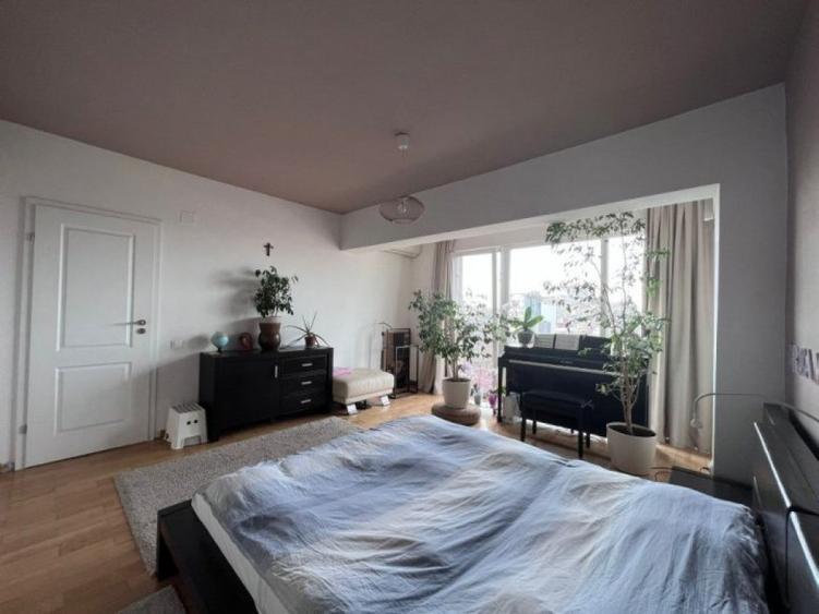 Apartament cu 4 camere decomandat în Unirii