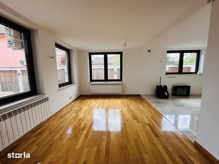 Casă cu 7 camere cu Teren 570 Mp în Chiajna