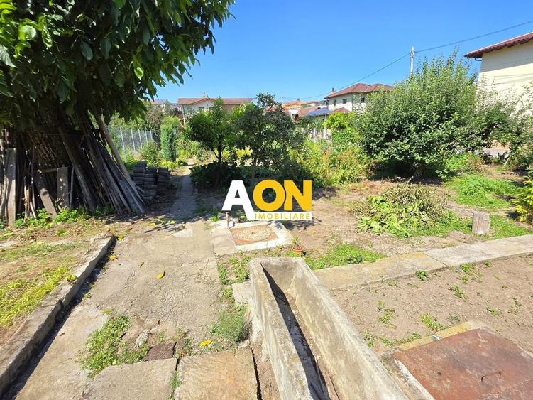 Casă individuală cu 5 camere cu Canalizare în Central