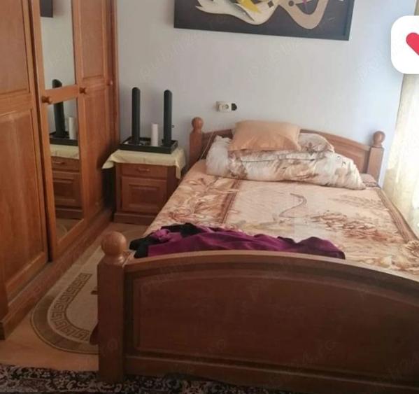 Casă cu 5 camere cu Teren 2500 Mp în Domnești