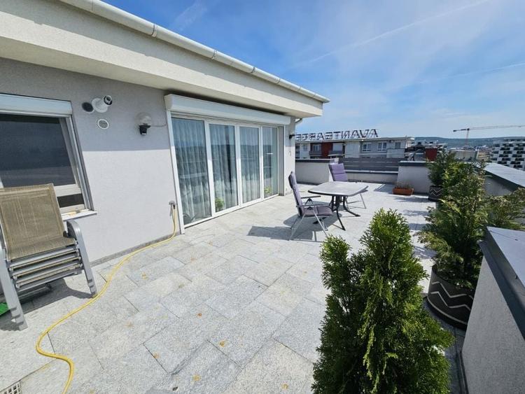 Apartament cu 3 camere decomandat, mobilat în Hipodrom 3