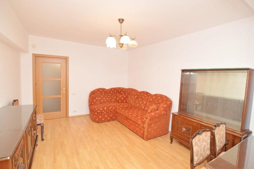Apartament cu 3 camere decomandat în Iancului
