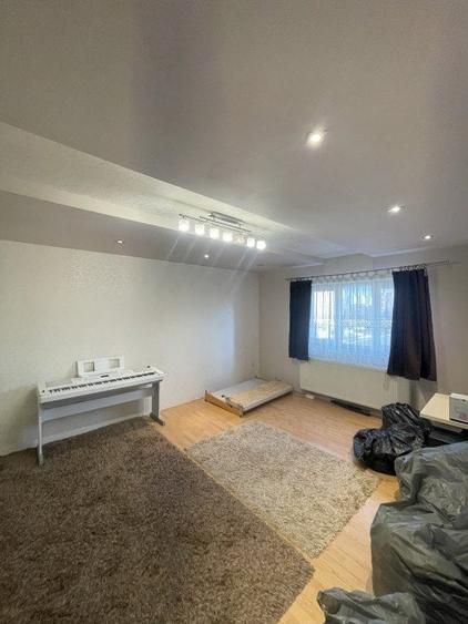 Apartament cu 3 camere decomandat, mobilat în Săsar