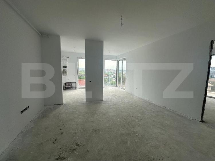 Apartament cu 3 camere semidecomandat în Între Lacuri