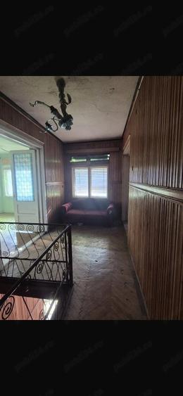 Casă cu 5 camere cu Teren 180 Mp în Central