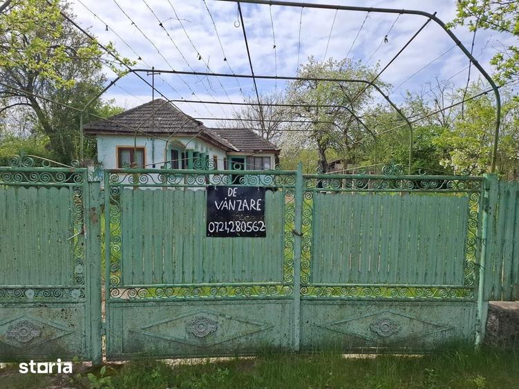 Teren de 3478 mp, în Podenii Noi