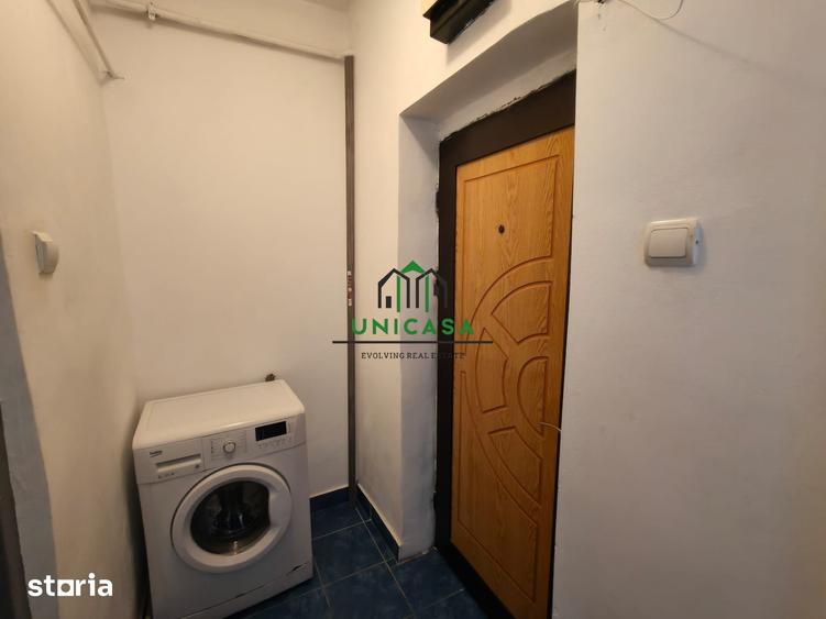 Apartament cu 2 camere semidecomandat în Petrișor