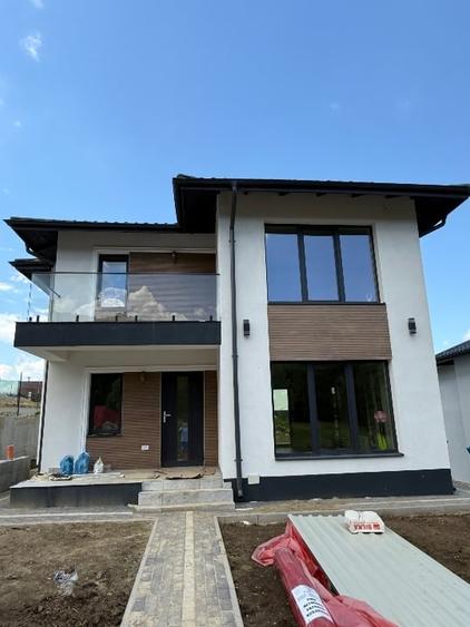 Casă individuală cu 4 camere cu Teren 400 Mp în Bârnova