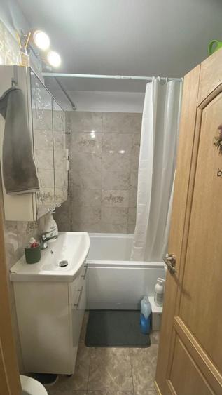 Apartament cu 2 camere decomandat, mobilat în Eroii Revoluției