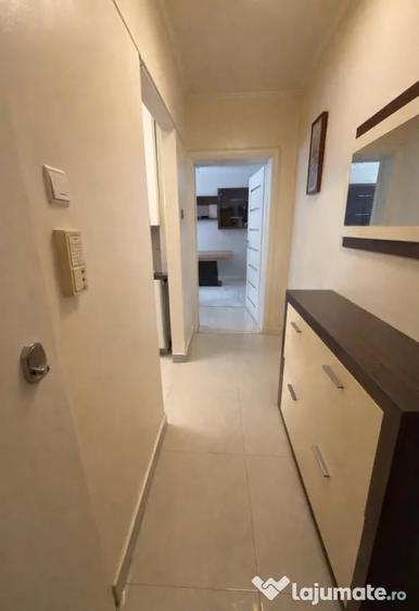 Apartament cu 3 camere semidecomandat, mobilat în Dorobanți