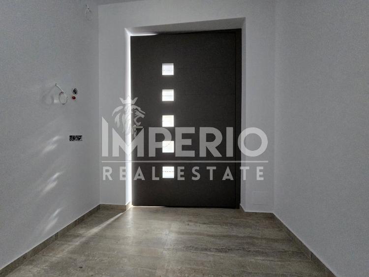 Duplex cu 6 camere cu Canalizare în Andrei Mureșanu