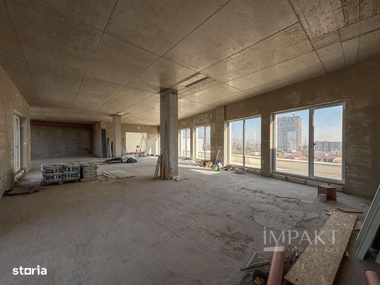 Spațiu comercial, de 1,600 mp, în P-ța Mihai Viteazul