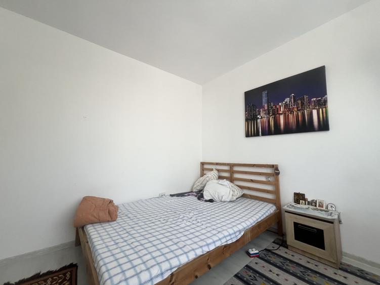 Apartament cu 3 camere semidecomandat, mobilat în Girocului