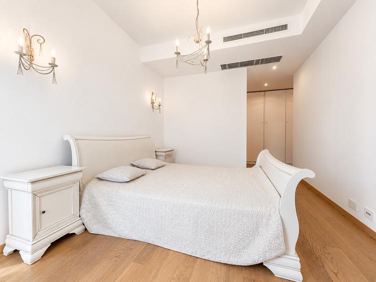 Apartament cu 4 camere decomandat în Aviatorilor