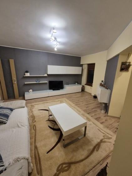 Apartament cu 2 camere decomandat, mobilat în Tomis II