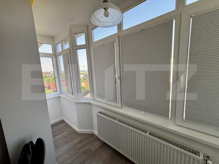 Apartament cu 4 camere decomandat în Central