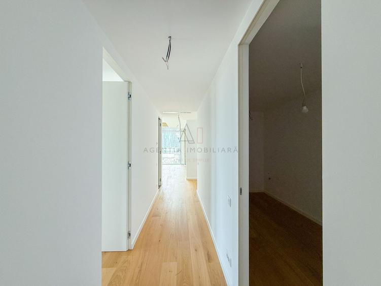 Apartament cu 5 camere semidecomandat în Aviației