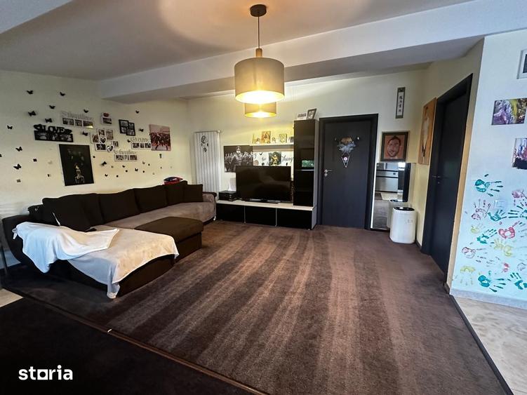 Casă cu 7 camere cu Teren 417 Mp în Ciorogârla