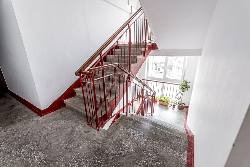 Apartament cu 3 camere semidecomandat în Alfa