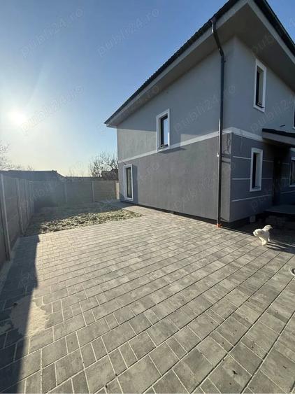 Casă cu Teren 250 Mp în Central