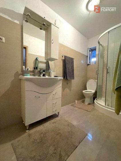 Casă individuală cu 4 camere cu Canalizare în Giroc