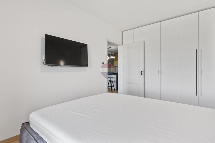 Apartament cu 2 camere semidecomandat, mobilat în UTA
