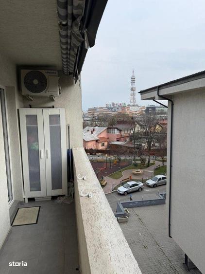 Apartament cu 3 camere decomandat în Văcăresti