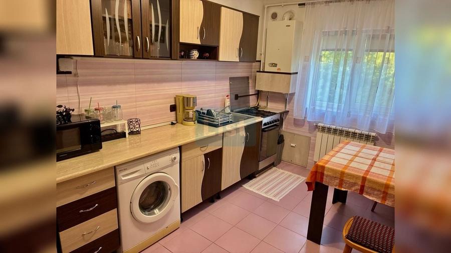 Garsonieră decomandată, mobilată în Florești
