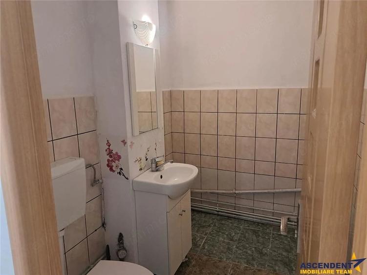 Apartament cu 2 camere decomandat în Lenin