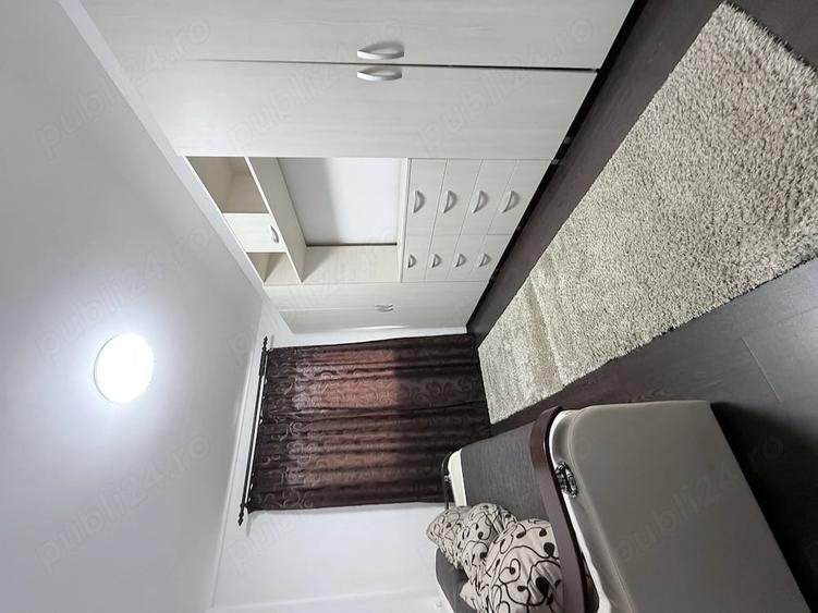 Apartament cu 3 camere semidecomandat în Lipovei