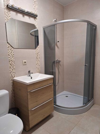 Apartament cu 3 camere decomandat în Florești