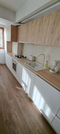 Apartament cu 2 camere decomandat, mobilat în Central