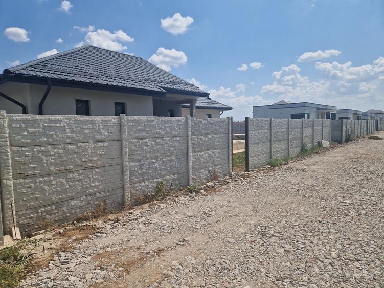 Casă cu 4 camere în Dragomirești-Deal