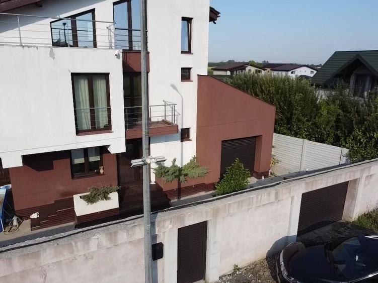 Casă cu 4 camere decomandat în Țegheș
