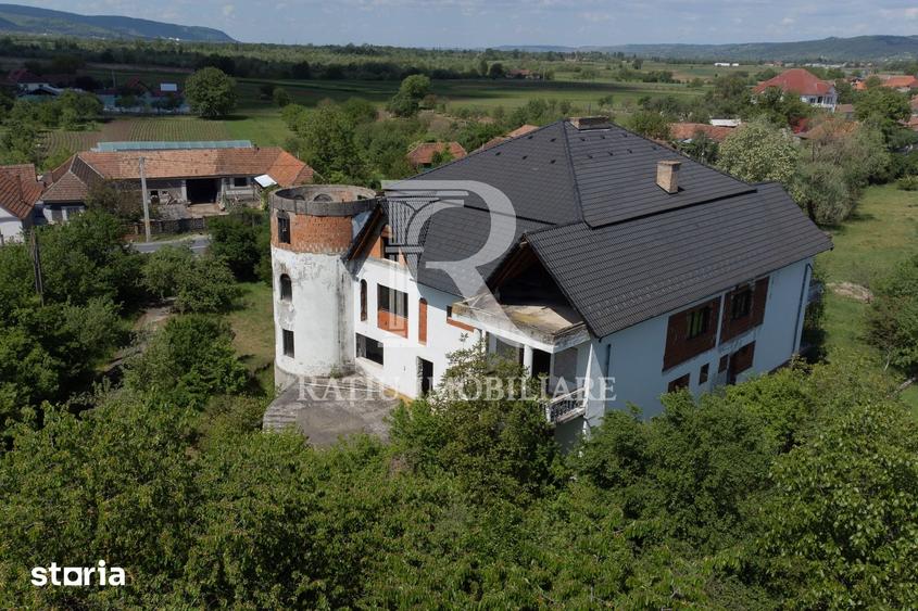 Casă cu Teren 5794 Mp în Aușeu