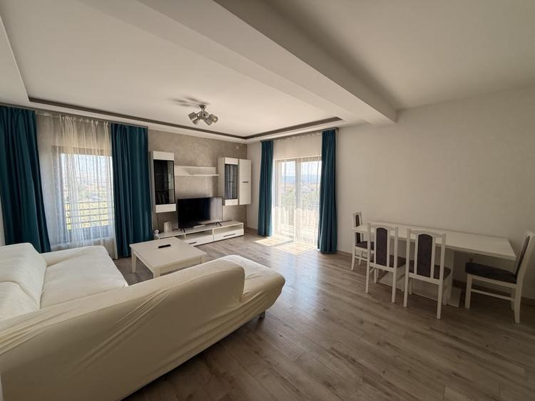 Apartament cu 3 camere decomandat, mobilat în Cetate