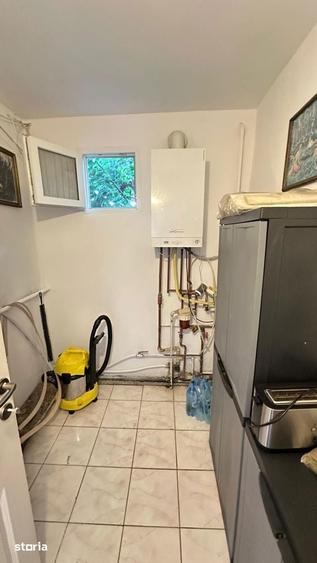 Casă cu 8 camere cu Teren 1420 Mp în Ghiroda