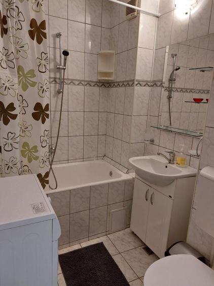 Garsonieră decomandată în Central