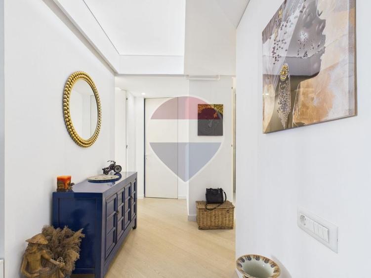 Apartament cu 3 camere decomandat în Periferie