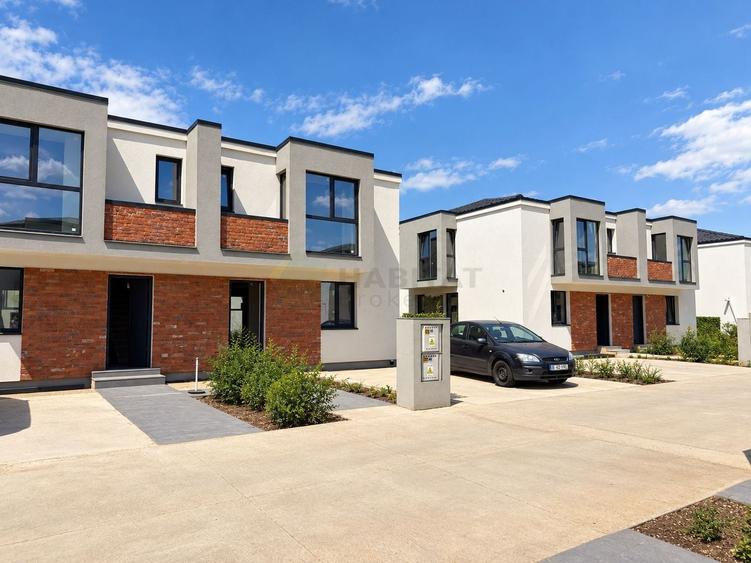 Duplex cu 4 camere cu Canalizare în Tunari