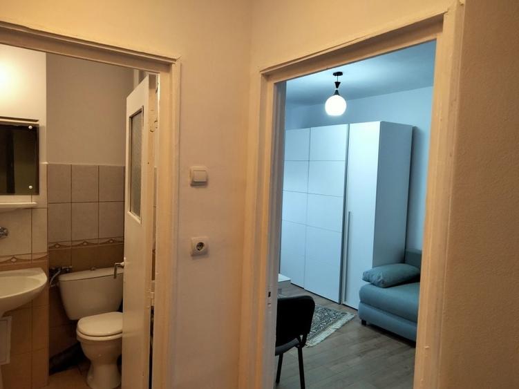 Garsonieră decomandată în Central