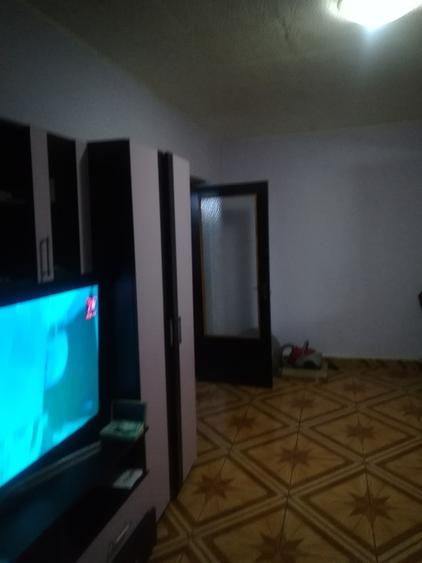 Apartament cu 2 camere semidecomandat în P-ța Muncii
