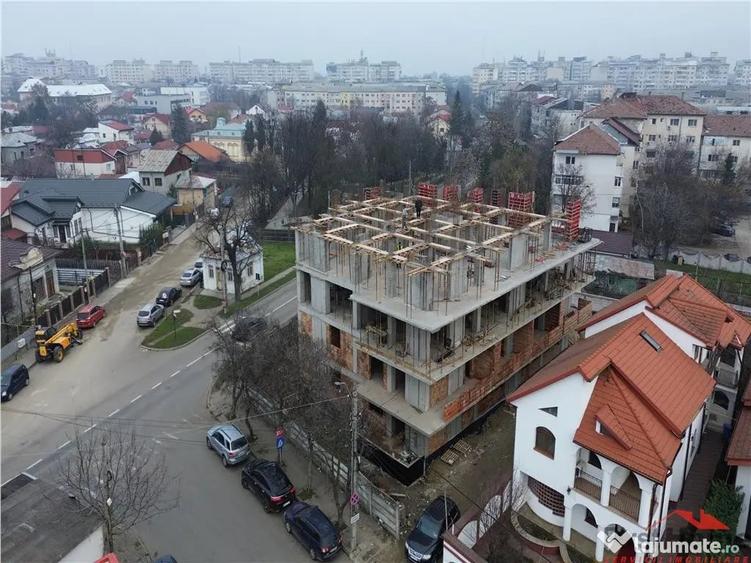 Garsonieră decomandată în Central