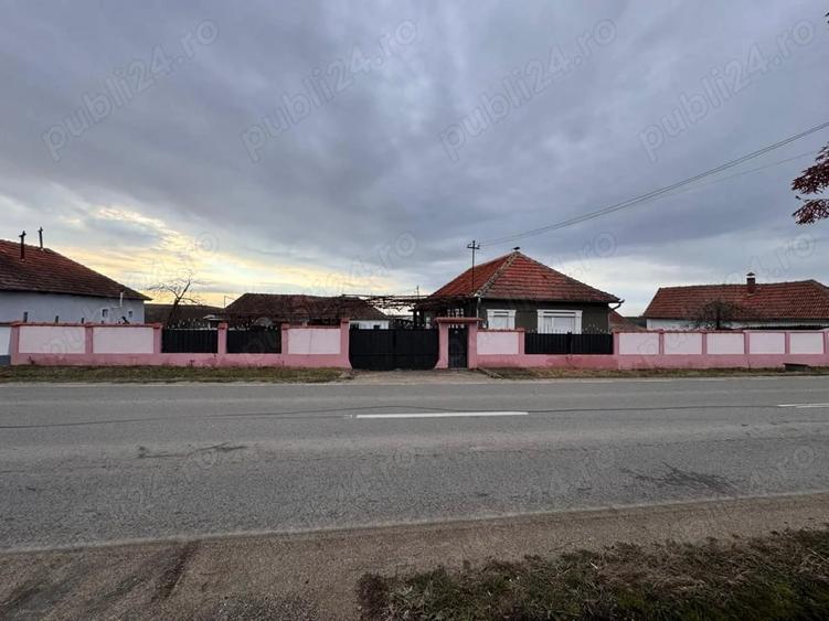 Casă cu 2 camere cu Teren 1700 Mp în Husasău de Tinca