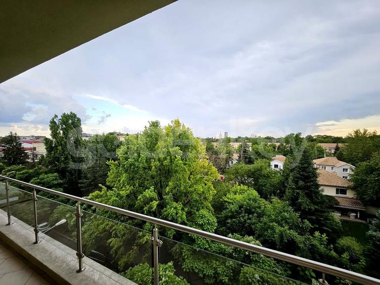 Apartament cu 4 camere decomandat, mobilat în Herăstrău