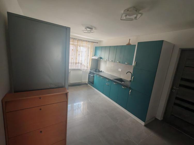 Apartament cu 3 camere decomandat în Paltin