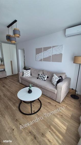 Apartament cu 3 camere semidecomandat în Vitan
