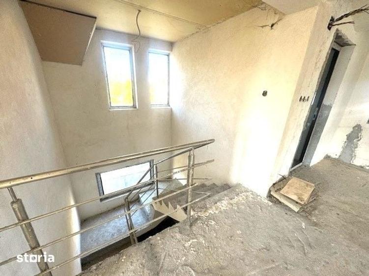 Casă cu 5 camere cu Teren 468 Mp în Central