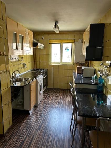 Apartament cu 4 camere semidecomandat în Drumul Taberei