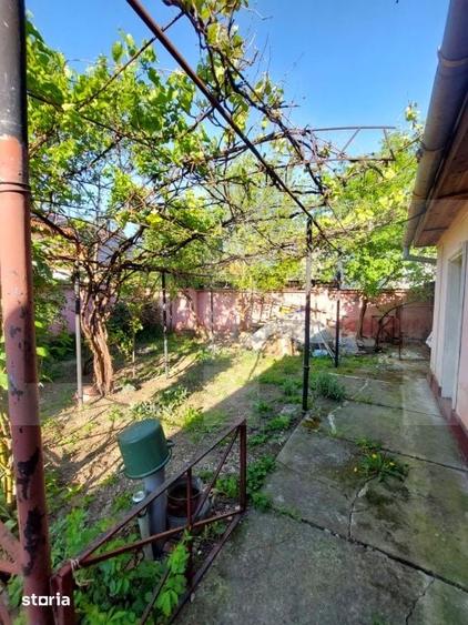 Casă cu 3 camere semidecomandat cu Teren 310 Mp în Micălaca
